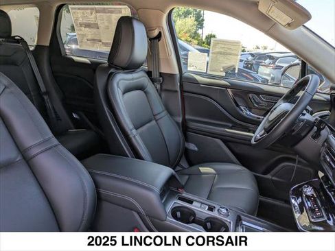 New 2025 Lincoln Corsair Grand Touring w/ Jet Appearance Package AWD/4WD image 14