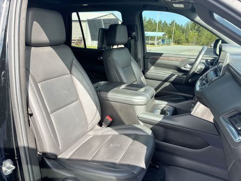 Used 2021 Chevrolet Tahoe Z71 w/ Luxury Package AWD/4WD image 29