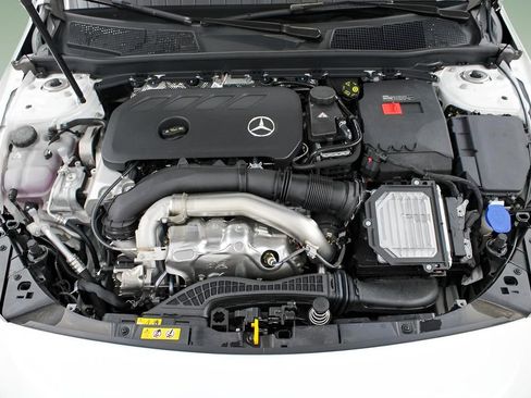Used 2025 Mercedes-Benz CLA 250 image 17