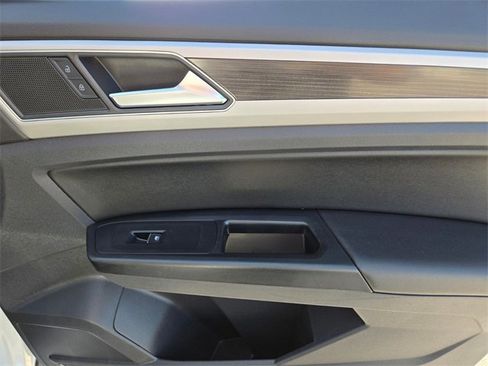 Used 2019 Volkswagen Atlas SE w/ Panoramic Sunroof Package image 23