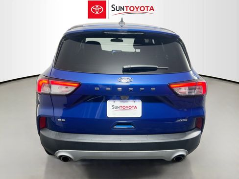 Used 2022 Ford Escape SE image 5