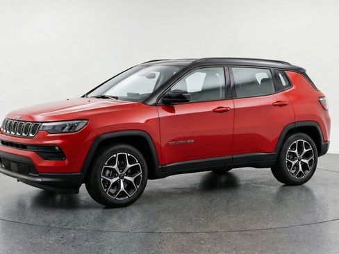 Used 2025 Jeep Compass Limited AWD/4WD image 3