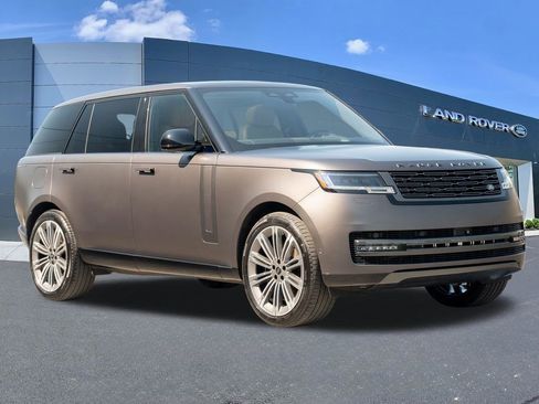 Used 2025 Land Rover Range Rover Long Wheelbase SE AWD/4WD image 3