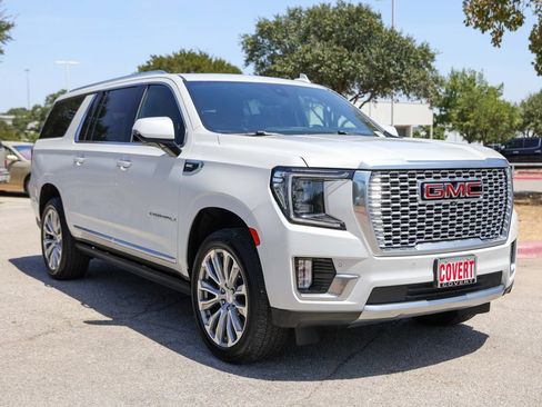 Used 2021 GMC Yukon XL Denali w/ Denali Premium Package AWD/4WD image 6
