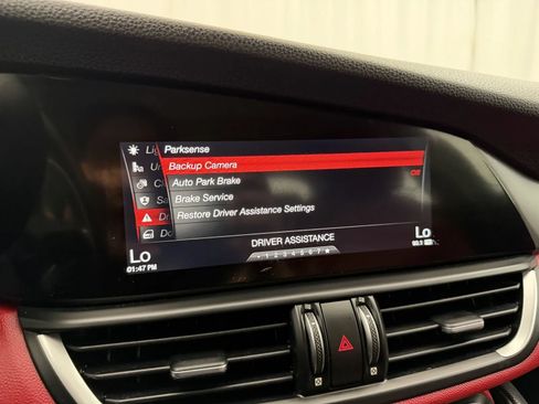 Used 2018 Alfa Romeo Giulia AWD image 22
