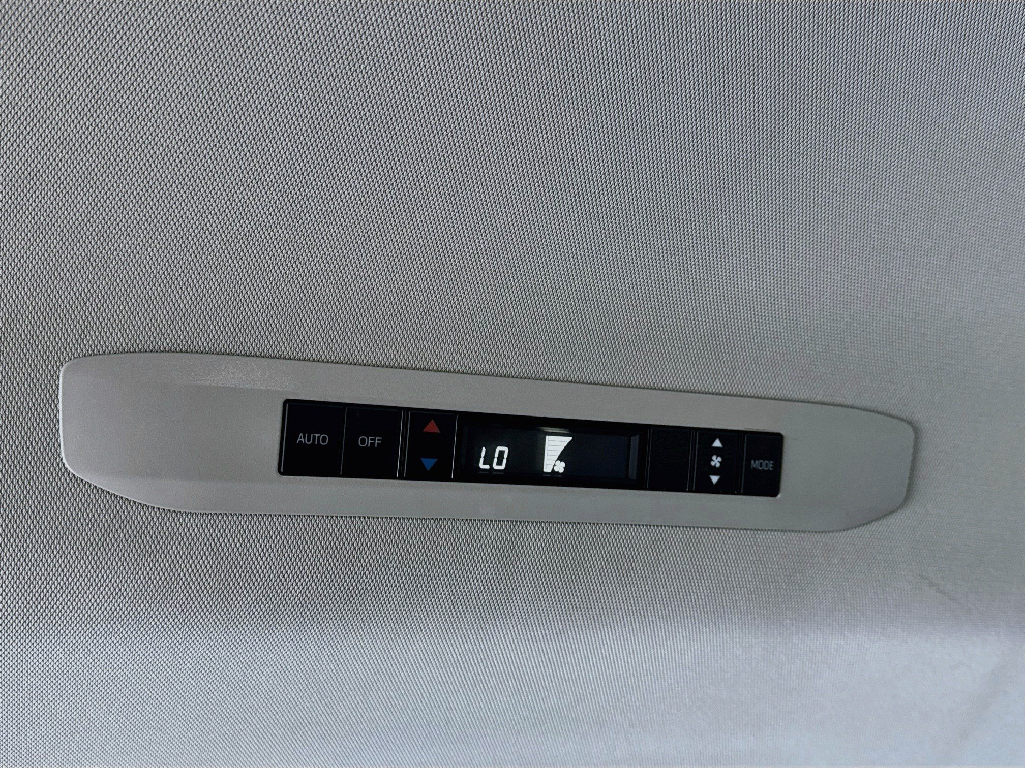 Used 2023 Toyota Sienna LE w/ LE Plus Package AWD/4WD image 18