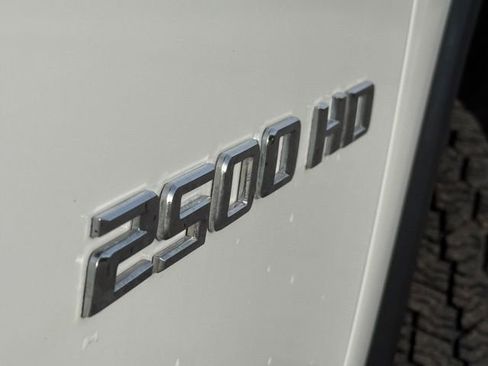 Used 2023 Chevrolet Silverado 2500 LT w/ Convenience Package image 13