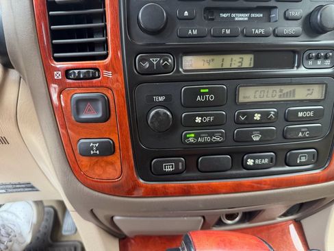 Used 2001 Lexus LX 470 4WD image 38