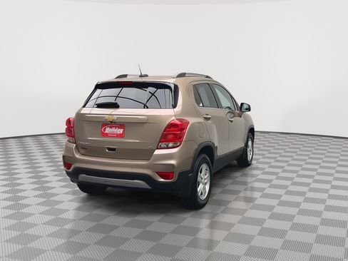 Used 2019 Chevrolet Trax LT w/ Sun & Sound Package AWD/4WD image 37