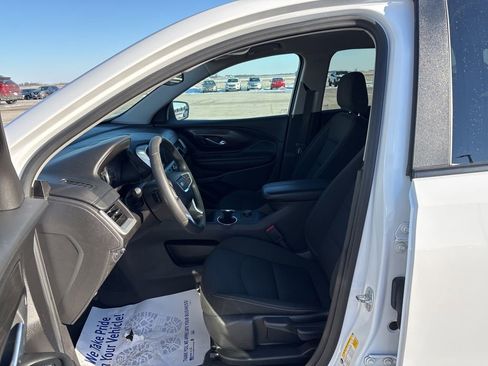 Used 2024 GMC Terrain SLE image 30