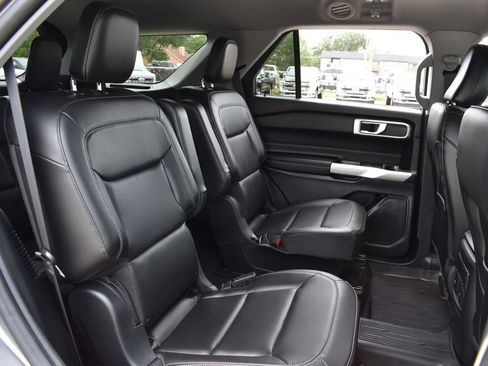 Certified 2023 Ford Explorer XLT w/ Equipment Group 202A AWD/4WD image 29