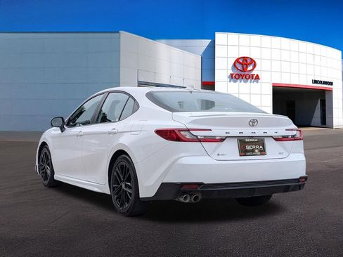 Used 2026 Toyota Camry SE FWD image 12
