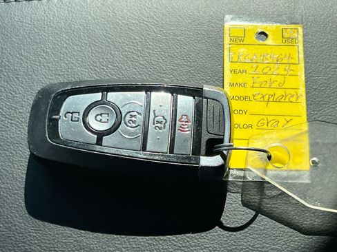 Used 2024 Ford Explorer XLT w/ Equipment Group 202A AWD/4WD image 35