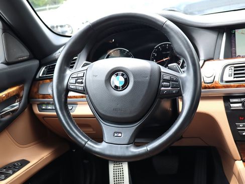 Used 2015 BMW 750Li RWD image 14