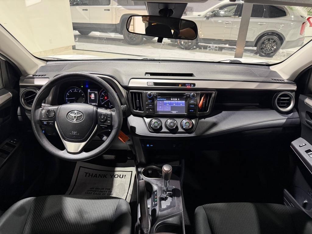 Used 2018 Toyota RAV4 LE FWD image 19