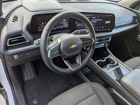 Used 2024 Chevrolet Traverse LS FWD image 10