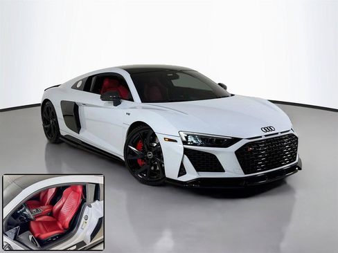 Used 2021 Audi R8 V10 w/ Premium Package RWD image 2