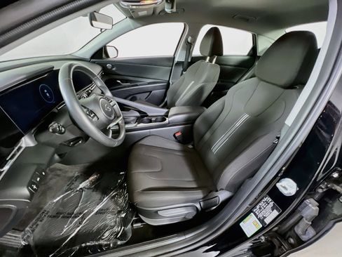 Used 2023 Hyundai Elantra SEL w/ Convenience Package FWD image 21