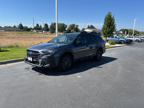Certified 2025 Subaru Outback Onyx Edition AWD/4WD image 1
