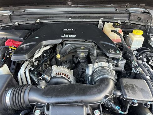 Used 2020 Jeep Gladiator Rubicon AWD/4WD image 10