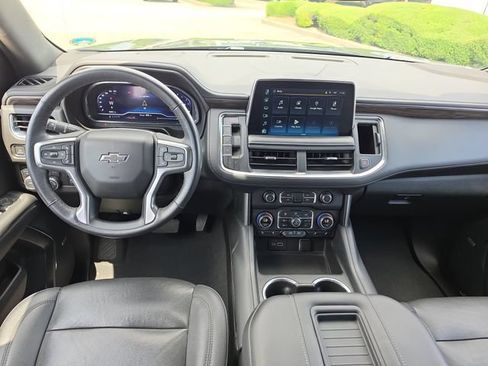 Used 2022 Chevrolet Suburban Z71 w/ Luxury Package AWD/4WD image 8