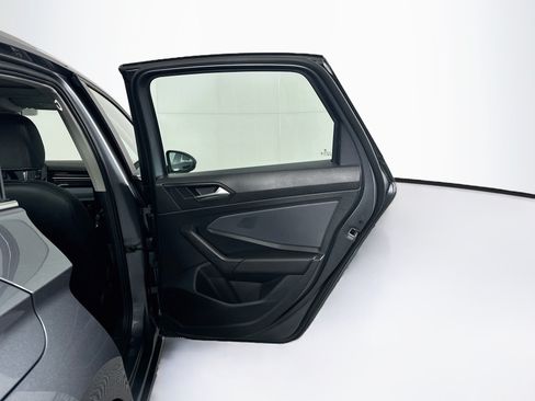 Used 2025 Volkswagen Jetta SE FWD image 30