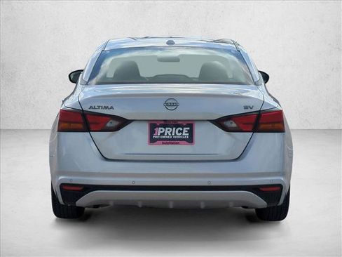 Used 2024 Nissan Altima 2.5 SV image 7