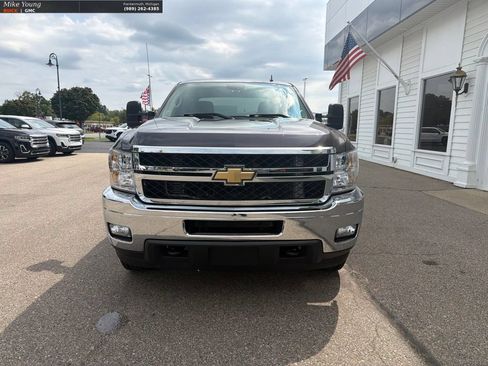 Used 2011 Chevrolet Silverado 2500 LT w/ Interior Plus Package RWD image 2
