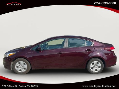 Used 2017 Kia Forte LX image 1