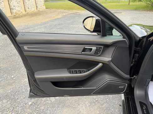 Used 2022 Porsche Panamera Turbo S AWD/4WD image 15