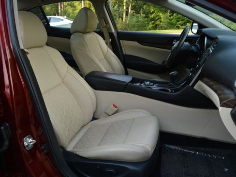 Used 2017 Nissan Maxima Platinum FWD image 16