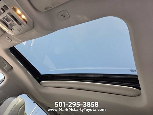 Used 2023 Toyota Highlander Limited FWD image 18