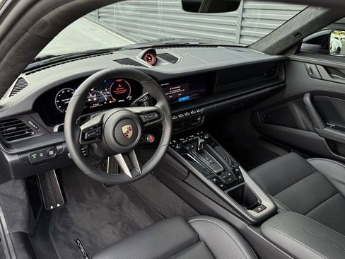 Used 2026 Porsche 911 Carrera GTS image 4