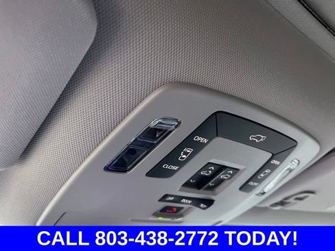 Used 2026 Toyota Sienna XLE FWD image 31