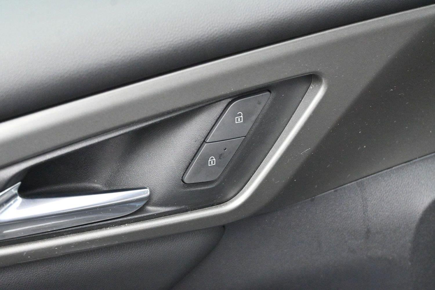 Used 2024 Chevrolet Traverse LT w/ LPO, Floor Liner Package FWD image 10