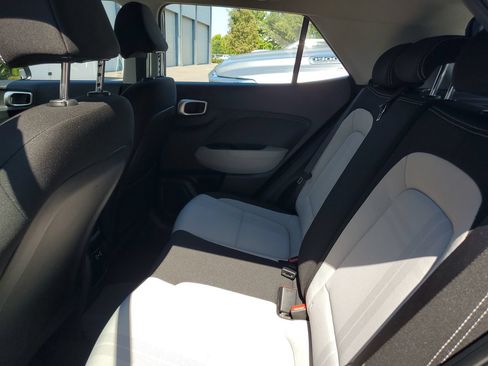 Used 2026 Hyundai Venue SEL FWD image 9