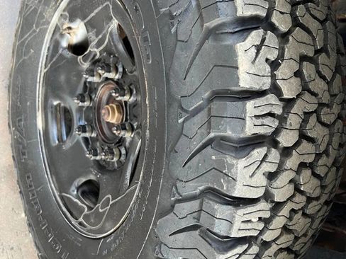 Used 2008 Chevrolet Suburban 2500 w/ Skid Plate Package image 7