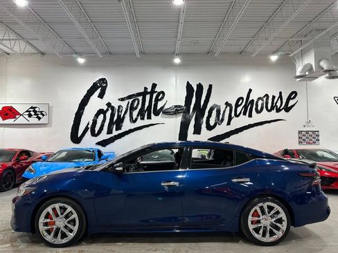 Used 2019 Nissan Maxima Platinum w/ Sport Mat Group FWD image 2