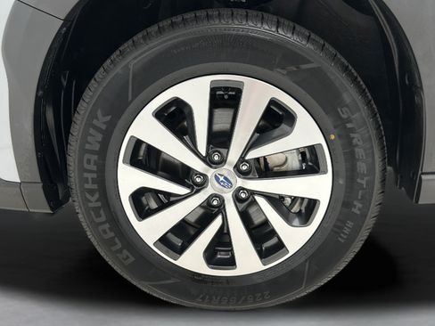 Used 2024 Subaru Outback Premium AWD/4WD image 8