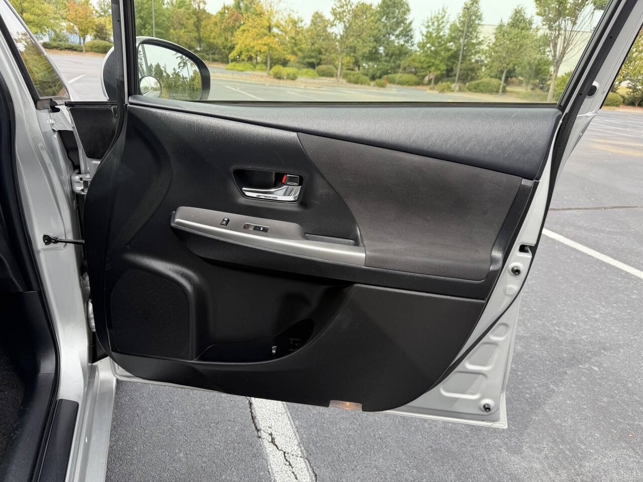 Used 2015 Toyota Prius V Three FWD image 15