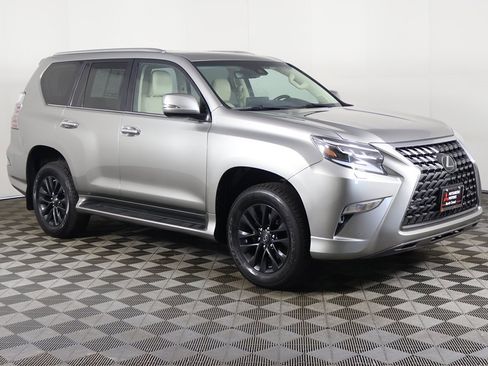 Used 2023 Lexus GX 460 Premium image 2