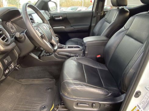 Used 2021 Toyota Tacoma TRD Off-Road w/ TRD Premium Off Road Package image 15