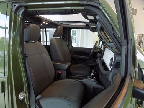 Used 2024 Jeep Wrangler Unlimited w/ Convenience Group AWD/4WD image 26