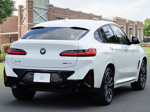 Used 2024 BMW X4 xDrive30i w/ Premium Package AWD/4WD image 6