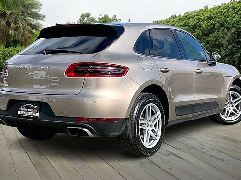 Used 2017 Porsche Macan image 2