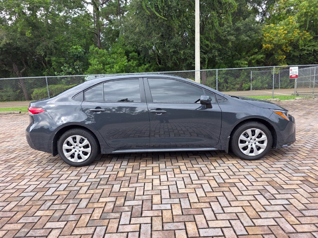 Used 2026 Toyota Corolla LE FWD image 12