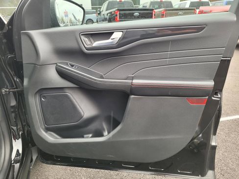 Used 2025 Ford Escape ST-Line image 22