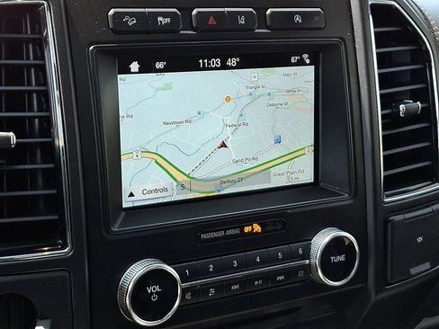 Used 2018 Ford Expedition Limited w/ Equipment Group 301A AWD/4WD image 19
