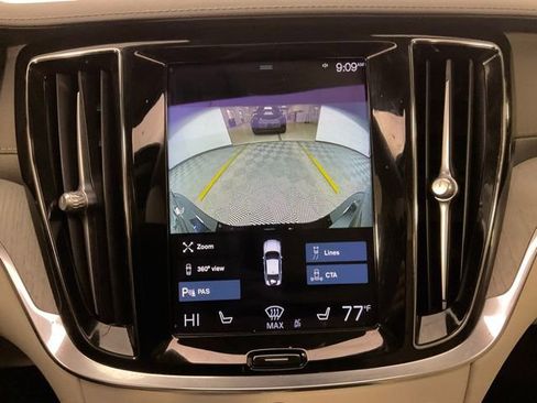 Used 2021 Volvo S60 T5 Inscription image 11