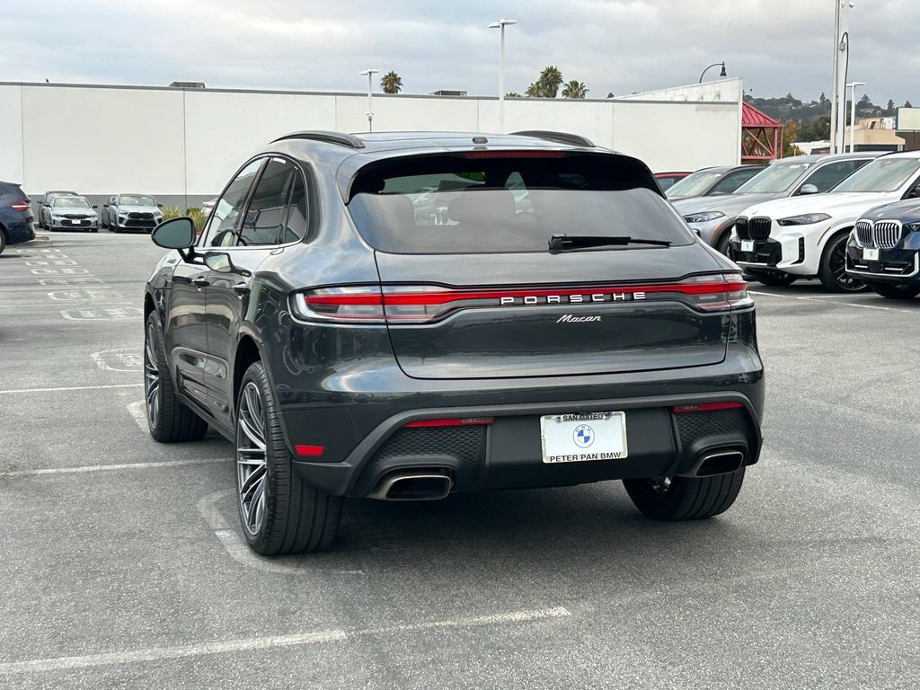 Used 2025 Porsche Macan AWD/4WD image 3